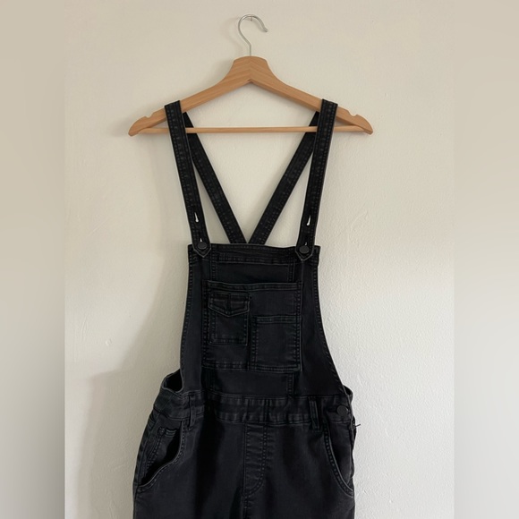 Free people stretchy Jean overalls - Picture 2 of 3